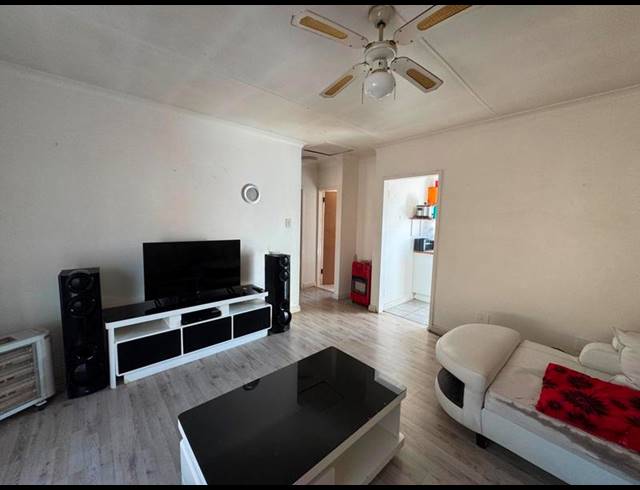 4 BEDROOM HOUSE FOR SALE IN MOFFATT VIEW